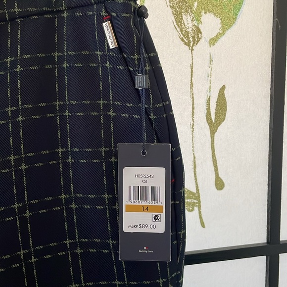 NWT, Tommy Hilfiger plaid Business Suit set. Top: Size 12, Bottom: Size 14. - Picture 10 of 17